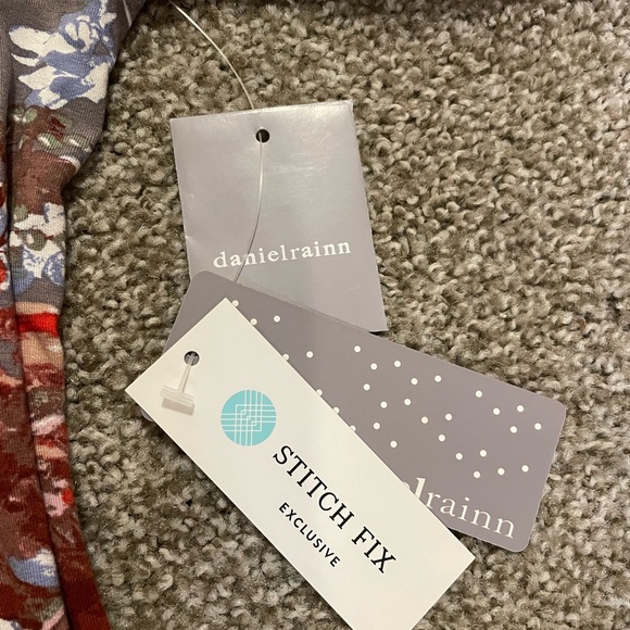 NWT Stitch Fix Exclusive DanielRainn Top - Picture 4 of 11